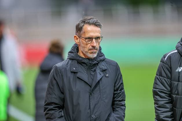 DEU, Leverkusen, Bayer Leverkusen v Eintracht Frankfurt, Google Pixel Bundesliga, DFB, Saison 2526, Ulrich Haberland Stadion, 4 Spieltag, im Bild Thomas Eichin Direktor Lizenz Bayer Leverkusen DFB DFL REGULATIONS PROHIBIT ANY USE OF PHOTOGRAPHS AS IMAGE SEQUENCES AND OR QUASI VIDEO, 25 09 2025, Copyright: HMBxMedia HendrikxHamelau