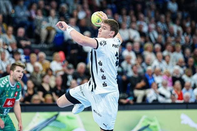 Throw Goal Lucas Laube THW Kiel, 20 GER, THW Kiel vs GWD Minden, Handball, 1 Bundesliga, Matchday 15, Season 2025 2026, 25 09 2025 GER, THW Kiel vs GWD Minden, Handball, 1 Bundesliga, Matchday 15, Season 2025 2026, 25 09 2025 Kiel Copyright: xEibner-Pressefoto MarcelxvonxFehrnx EP_MFN