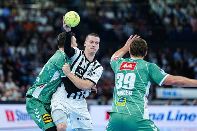 Azat Valiullin GWD Minden, 55 , Elias Ellefsen a Skipagotu THW Kiel, 71 GER, THW Kiel vs GWD Minden, Handball, 1 Bundesliga, Matchday 15, Season 2025 2026, 25 09 2025 GER, THW Kiel vs GWD Minden, Handball, 1 Bundesliga, Matchday 15, Season 2025 2026, 25 09 2025 Kiel Copyright: xEibner-Pressefoto MarcelxvonxFehrnx EP_MFN