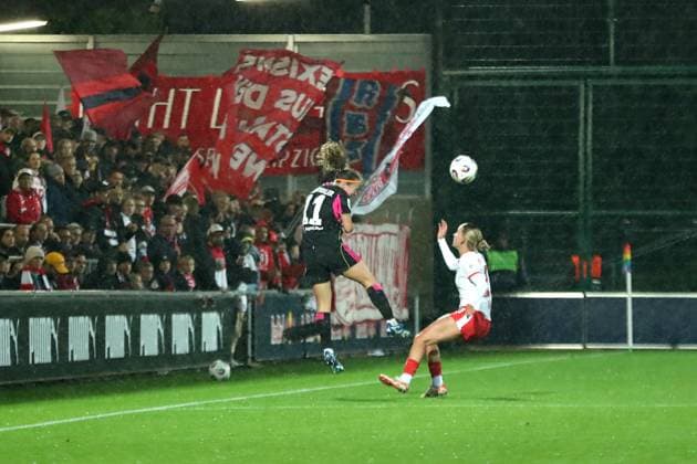 Soccer Bundesliga Women RB Leipzig vs Hamburger SV 25 09 25 Melanie Brunnthaler 11, Hamburger SV by head in front of the RB Leipzig fan block Soccer, Google Pixel Women Bundesliga, Season 2025 2026, Matchday 4 RB Leipzig vs Hamburger SV on 25 09 25, Red Bull Arena, Leipzig DFB REGULATIONS PROHIBIT ANY USE OF PHOTOGRAPHS AS IMAGE SEQUENCES AND OR QUASI VIDEO Copyright: xBEAUTIFULxSPORTS JanxKaeferx
