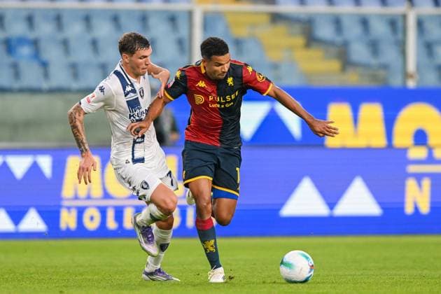 GenoaÕs Junior Messias fights for the ball during the Italian Cup soccer match between Genoa and Empoli at the Luigi Ferraris Stadium in Genoa, Italy - Thursday, Semptember 25, 2025. - Soccer .  Copyright: xTanoxPecoraro LaPressex