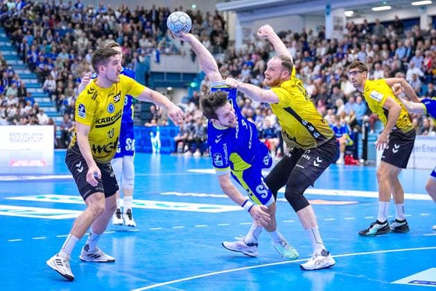 25 09 2025, xydrx, Handball, 1 HBL, VFL Gummersbach TVB Stuttgart, Schwalbe Arena Joao Gomes VFL Gummersbach 3 in duel against Lenny Rubin TVB Stuttgart 44 Nordrhein Westfahlen Germany