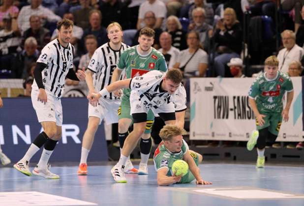 Photo a pike by Niclas Heitkamp Minden against Lukas Laube Kiel Handball Men 1 Bundesliga on Thu 25 09 2025 THW Kiel GWD Minden