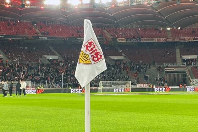 25 09 2025, xmohx, Football UEFA Europa League, VfB Stuttgart Celta Vigo v l Interior, Lawn, Tributes, Tribune, Pitch Corner Flag VfB Logo Crest DFL DFB REGULATIONS PROHIBIT ANY USE OF PHOTOGRAPHS as IMAGE SEQUENCES and or QUASI VIDEO Stuttgart