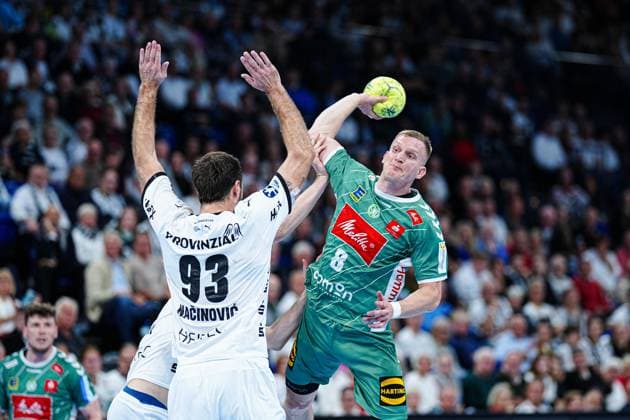Throw Goal Karolis Antanavicius GWD Minden, 08 GER, THW Kiel vs GWD Minden, Handball, 1 Bundesliga, Matchday 15, Season 2025 2026, 25 09 2025 GER, THW Kiel vs GWD Minden, Handball, 1 Bundesliga, Matchday 15, Season 2025 2026, 25 09 2025 Kiel Copyright: xEibner-Pressefoto MarcelxvonxFehrnx EP_MFN