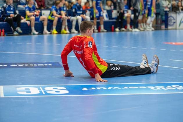 Dominik KuzmanoviÄ‡, Goalkeeper, VfL Gummersbach 1 , VfL Gummersbach vs TVB 1898 Stuttgart, Daikin Handball Bundesliga, Men , Matchday 6, 25 09 2025 Gummersbach NRW Germany Copyright: xkolbert-press MartinxWdziecznyx