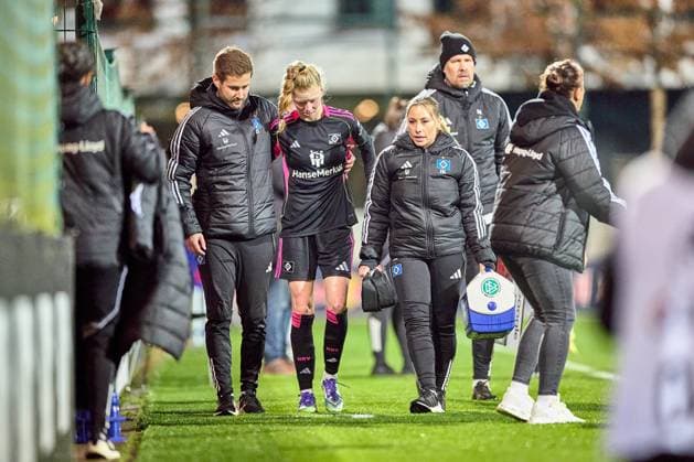 25 09 2025, GER, Womens soccer, BL, 2025 2026, RB Leipzig Hamburger SV Jaqueline Dönges 21, HSV , must leave the pitch injured Leipzig Training center of the Red Bull Saxony Germany