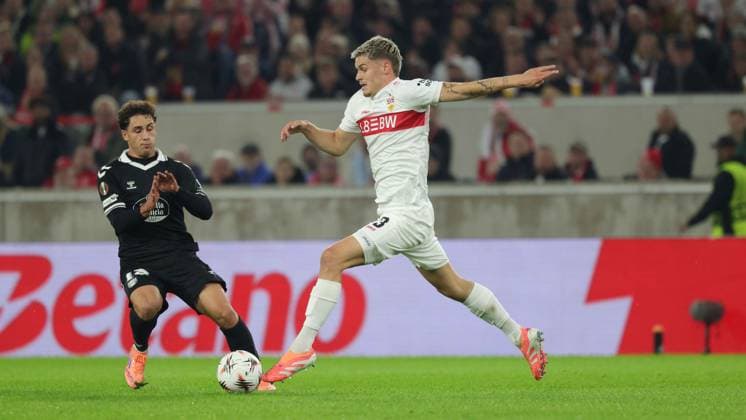 Stuttgart , Europa League soccer VfB Stuttgart vs Celta Vigo, v l Pablo Duran Vigo Ramon Hendriks VfB In accordance with the regulations of the DFL German Football League, it is prohibited to exploit or have exploited photographs taken in the stadium and or of the match in the form of sequential images and or video-like photo series