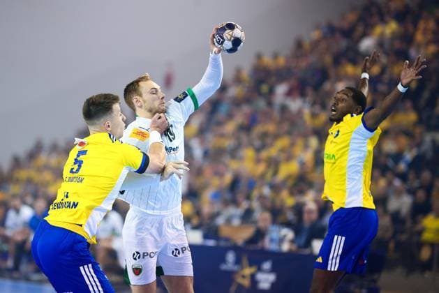 2025.09.25 Kielce Pilka reczna , Liga Mistrzow EHF , sezon 2025 26 Industria Kielce - Fuechse Berlin N z Michal Olejniczak, Mathias Gidsel Foto Tomasz Fafara PressFocus 2025.09.25 Kielce Handball , EHF Champions League , 2025 2026 season Industria Kielce - Fuechse Berlin Michal Olejniczak, Mathias Gidsel Credit: Tomasz Fafara PressFocus NEWSPIX.PL --- newspix.pl 