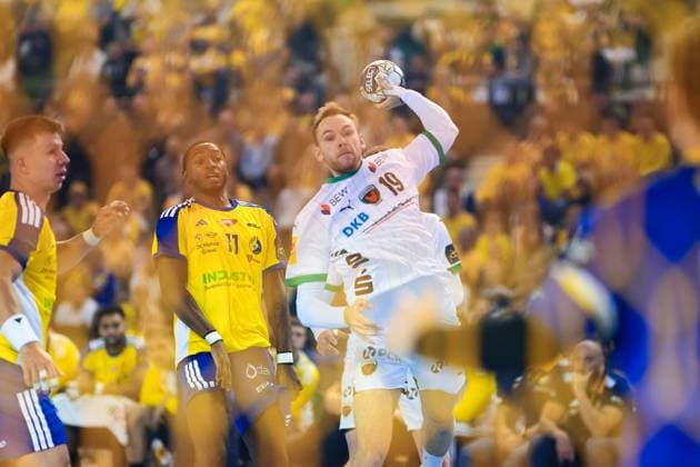 2025.09.25 Kielce Pilka reczna , Liga Mistrzow EHF , sezon 2025 26 Industria Kielce - Fuechse Berlin N z Benoit Kounkoud, Mathias Gidsel Foto Tomasz Fafara PressFocus 2025.09.25 Kielce Handball , EHF Champions League , 2025 2026 season Industria Kielce - Fuechse Berlin Benoit Kounkoud, Mathias Gidsel Credit: Tomasz Fafara PressFocus NEWSPIX.PL --- newspix.pl 