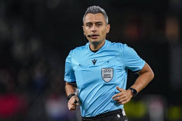 UTRECHT , 25-09-2025 , stadium Galgenwaard , season 2025 2026 , UEFA Europa League football , League phase Matchday 1 , match between FC Utrecht and Olympique Lyon , picture shows Referee Horatiu Fesnic Utrecht - Olympique Lyon  x31193568x Copyright: