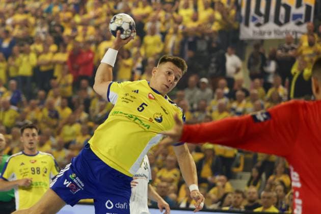 Kielce 25.09.2025 Pilka reczna Liga Mistrzow sezon 2025 2026 kolejka 3 mecz: Industria Kielce - Fuechse Berlin Handball Champions League season 2025 2026 round 3 match: Industria Kielce - Fuechse Berlin NZ Michal Olejniczak Fot. Stanislaw Klepka Arena Akcji NEWSPIX.PL --- newspix.pl 