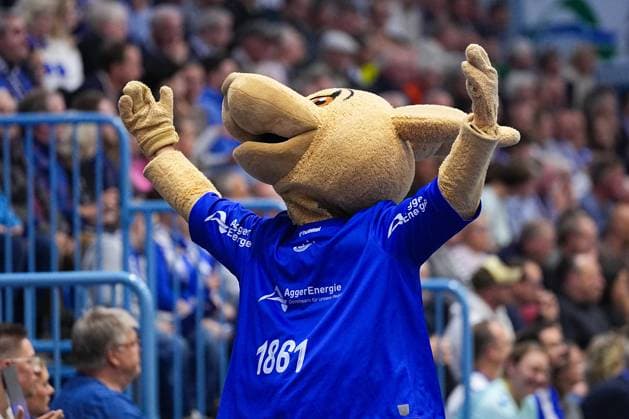 25 09 2025, xydrx, Handball, 1 HBL, VFL Gummersbach TVB Stuttgart, Schwalbe Arena Gummy the mascot heats up the fans North Rhine-Westphalia Germany