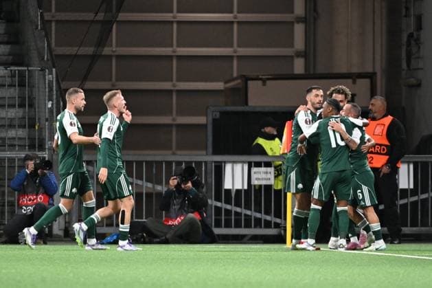BERN, SWITZERLAND SEPTEMBER 25 Anass Zaroury of Panathinaikos celebrating his goal 0 2 with the teammates during the UEFA Europa League 2025 26 League Phase MD1 match between BSC Young Boys and Panathinaikos FC at Stadion Wankdorf on September 25, 2025 in Bern, Switzerland Bern Stadion Wankdorf Bern Switzerland Copyright: xJustPictures.ch ManuelxWinterbergerx jp-en-EuSpIm-MWI_3576