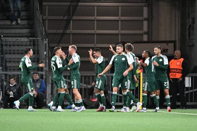 BERN, SWITZERLAND SEPTEMBER 25 Anass Zaroury of Panathinaikos celebrating his goal 0 2 with the teammates during the UEFA Europa League 2025 26 League Phase MD1 match between BSC Young Boys and Panathinaikos FC at Stadion Wankdorf on September 25, 2025 in Bern, Switzerland Bern Stadion Wankdorf Bern Switzerland Copyright: xJustPictures.ch ManuelxWinterbergerx jp-en-EuSpIm-MWI_3586