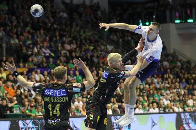 25 09 2025, xtgx, Handball, EHF Champions League, SC Magdeburg Wisla Plock v l Sergei Kosorotov Plock, 99 throws goal, goal scorer, scores goal, scores the goal Magdeubrg