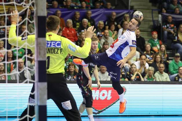 25 09 2025, xtgx, Handball, EHF Champions League, SC Magdeburg Wisla Plock v l Przemyslaw Krajewski Plock, 26 throws goal, goal scorer, scores goal, scores the goal Magdeubrg