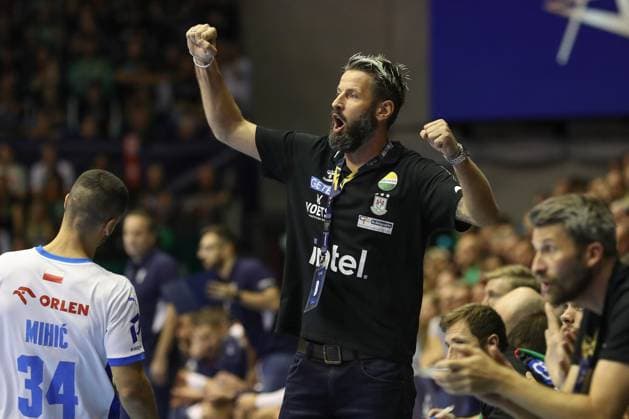 25 09 2025, xtgx, Handball, EHF Champions League, SC Magdeburg Wisla Plock v l Bennet Wiegert Magdeburg, coach jubilation, goal celebration, celebrate the goal, celebration Magdeubrg
