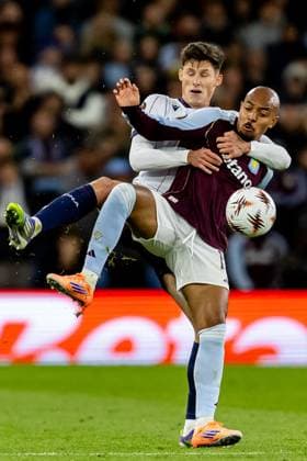 Aston Villa v Bologna Europa League 25 09 2025. Aston Villa midfielder Donyell Malen (17) battles for possession with Bologna defender Martin Vit?k (41) during the Europa League match between Aston Villa and Bologna at Villa Park, Birmingham, England on 25 September 2025. Birmingham Villa Park West Midlands England Editorial use only , Copyright: xManjitxNarotrax PSI-22910-0022