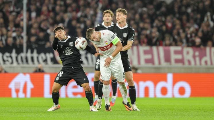 Stuttgart , Europa League soccer VfB Stuttgart vs Celta Vigo, f l Fran Beltran Vigo Ermedin Demirovic VfB According to the regulations of the DFL German Football League, it is prohibited to use or have used photographs taken in the stadium and or of the match in the form of sequential images and or video-like photo series