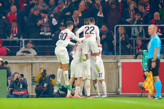 UEFA Europa League VfB Stuttgart Celta Vigo 25 09 2025 Lorenz Assignon 22 VfB Stuttgart and Chema Andres 30 VfB Stuttgart celebrate together with other players UEFA Europa League VfB Stuttgart - Celta Vigo, on 25 09 2025 at the MHP Arena in Stuttgart Copyright: xBEAUTIFULxSPORTS Gelhardtx