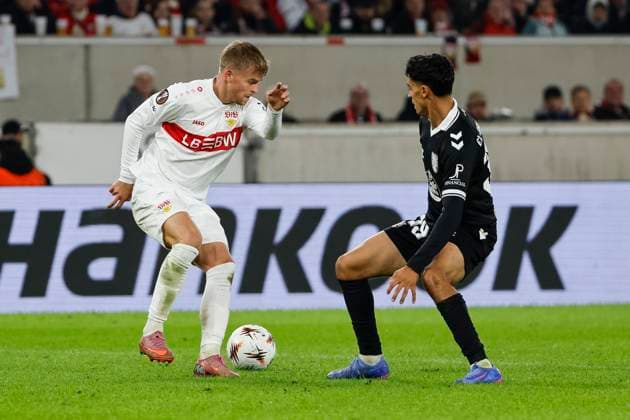 Maximilian Mittelstädt, Mittelstadt VfB Stuttgart, 07 and Jones El Abdellaoui Celta Vigo, 39 in duel , Germany, Football, UEFA Europa League, Matchday 1, 2025 2026, VfB Stuttgart vs Celta Vigo, 25 09 2025, Arena Stuttgart, Stuttgart, Germany Stuttgart Arena Stuttgart Baden Württemberg Germany Copyright: xGrantxHubbsx