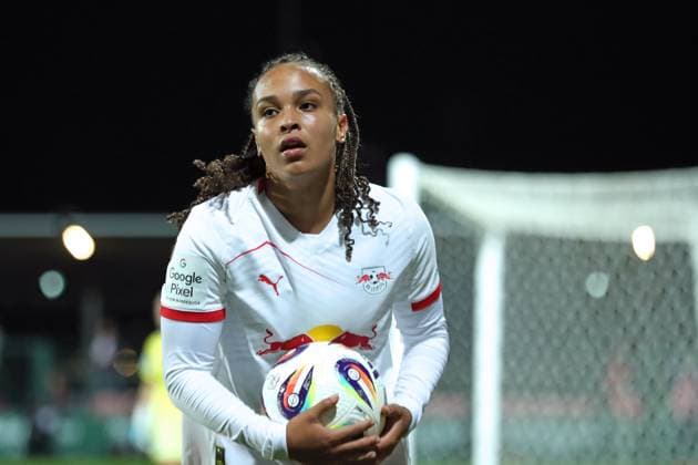 Soccer Bundesliga Women RB Leipzig vs Hamburger SV 25 09 25 Lisa Baum 11, RB Leipzig Soccer, Google Pixel Women Bundesliga, Season 2025 2026, 4 Matchday RB Leipzig vs Hamburger SV on 25 09 25, Red Bull Arena, Leipzig DFB REGULATIONS PROHIBIT ANY USE OF PHOTOGRAPHS AS IMAGE SEQUENCES AND OR QUASI VIDEO Copyright: xBEAUTIFULxSPORTS JanxKaeferx