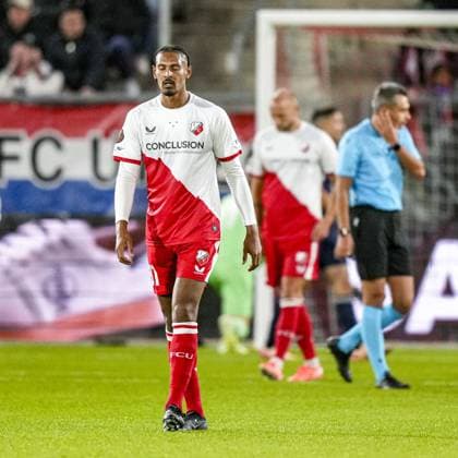 UTRECHT , 25-09-2025 , stadium Galgenwaard , season 2025 2026 , UEFA Europa League football , League phase Matchday 1 , match between FC Utrecht and Olympique Lyon , picture shows FC Utrecht player Sebastien Haller looks dejected after the 0-1 Utrecht - Olympique Lyon  x31194648x Copyright: