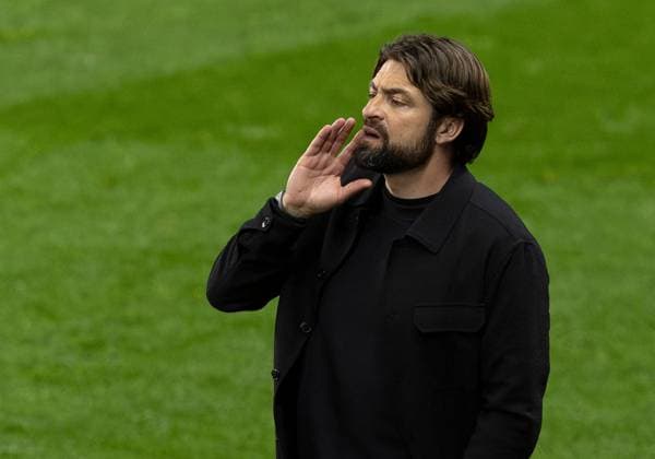 Rangers Head Coach Russell Martin during UEFA Europa League league phase match at Ibrox Stadium, Glasgow. Rangers v KRC Genk - UEFA Europa League - Ibrox Stadium, Glasgow, Lanarkshire, Scotland, UK - 25 Sep 2025Glasgow Ibrox Stadium Lanarkshire, Scotland United Kingdom EDITORIAL USE ONLY  Copyright: xRangersxFC Shutterstockx 15504638ac
