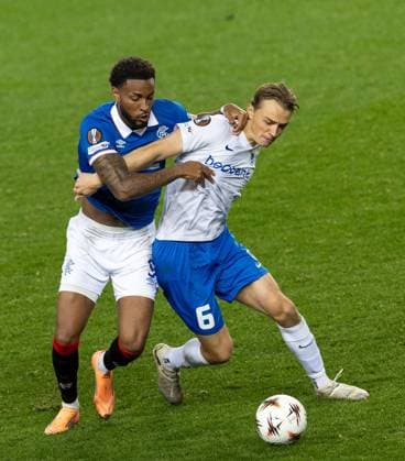 Youssef Chermiti of Rangers in action with Matte Smets of KRC Genk during UEFA Europa League league phase match at Ibrox Stadium, Glasgow. Rangers v KRC Genk - UEFA Europa League - Ibrox Stadium, Glasgow, Lanarkshire, Scotland, UK - 25 Sep 2025Glasgow Ibrox Stadium Lanarkshire, Scotland United Kingdom EDITORIAL USE ONLY  Copyright: xRangersxFC Shutterstockx 15504638ba