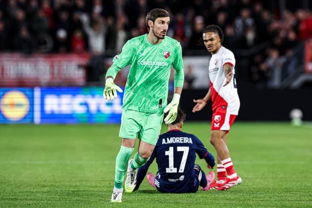 2025-09-25 FC Utrecht v Olympique Lyonnais - UEFA Europa League 2025 26 League Phase MD1 UTRECHT, NETHERLANDS - SEPTEMBER 25: Vasilis Barkas of FC Utrecht looks on during the UEFA Europa League 2025 26 League Phase MD1 match between FC Utrecht and Olympique Lyonnais at Stadion Galgenwaard on September 25, 2025 in Utrecht, Netherlands. Utrecht Stadion Galgenwaard Netherlands Content not available for redistribution in The Netherlands directly or indirectly through any third parties. Copyright: xBenxGalx