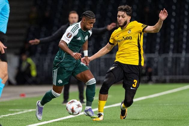 Switzerland UEFA Europa League 2025 26, BSC Young Boys vs Panathinaikos FC Stadion Wankdorf, Bern Tete 10 Panathinaikos in duel with Jaouen Hadjam 3 Young Boys Copyright: xKjetilxWaberx