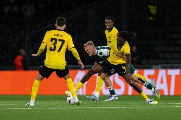 Switzerland UEFA Europa League 2025 26, BSC Young Boys vs Panathinaikos FC Stadion Wankdorf, Bern Tanguy Zoukrou 4 Young Boys in duel with Karol Swiderski 19 Panathinaikos Copyright: xKjetilxWaberx