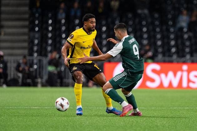 Switzerland UEFA Europa League 2025 26, BSC Young Boys vs Panathinaikos FC Stadion Wankdorf, Bern Saidy Janko 17 Young Boys in duel with Anass Zaroury 9 Panathinaikos Copyright: xKjetilxWaberx