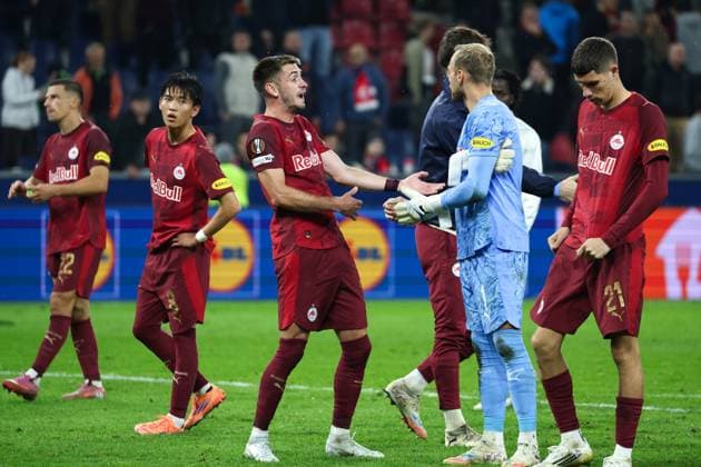 SOCCER - UEFA EL, RBS vs Porto SALZBURG,AUSTRIA,25.SEP.25 - SOCCER - UEFA Europa League, Red Bull Salzburg vs FC Porto. Image shows the disappointment of Sota Kitano, Aleksa Terzic, Alexander Schlager (RBS) and Petar Ratkov (RBS).  GEPAxpictures xDavidxGeieregger