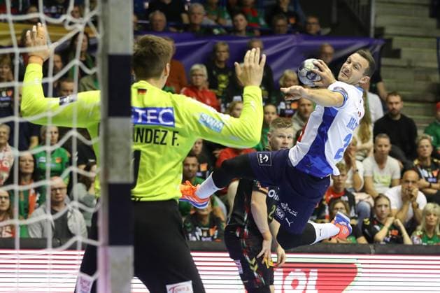 25 09 2025, xtgx, Handball, EHF Champions League, SC Magdeburg Wisla Plock v l Przemyslaw Krajewski Plock, 26 throws goal, goal scorer, scores goal, scores the goal Magdeubrg