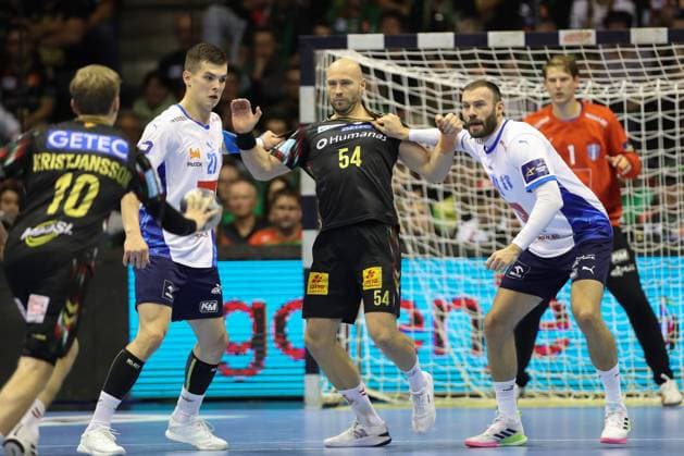 25 09 2025, xtgx, Handball, EHF Champions League, SC Magdeburg Wisla Plock v l Kiryl Samoila Plock, 21 , Oscar Bergendahl Magdeburg, 54 , Zoltan Szita Plock, 49 duel, duel, fight, tackle Magdeubrg