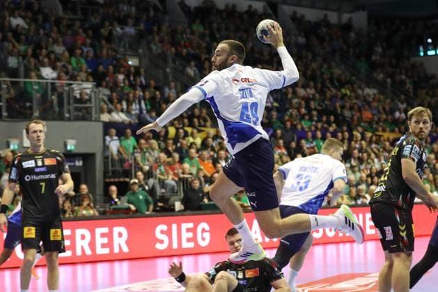 25 09 2025, xtgx, Handball, EHF Champions League, SC Magdeburg Wisla Plock v l Zoltan Szita Plock, 49 throws goal, goal scorer, scores goal, scores the goal Magdeubrg