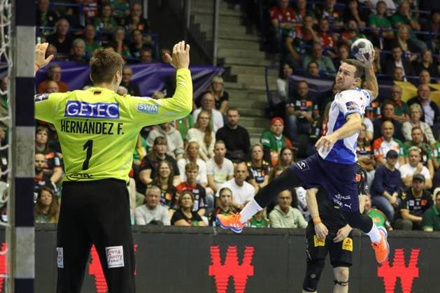 25 09 2025, xtgx, Handball, EHF Champions League, SC Magdeburg Wisla Plock v l Przemyslaw Krajewski Plock, 26 throws goal, goal scorer, scores goal, scores the goal Magdeubrg