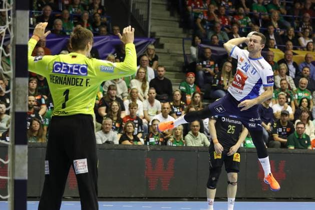 25 09 2025, xtgx, Handball, EHF Champions League, SC Magdeburg Wisla Plock v l Przemyslaw Krajewski Plock, 26 throws goal, goal scorer, scores goal, scores the goal Magdeubrg