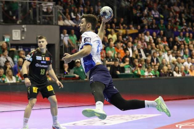 25 09 2025, xtgx, Handball, EHF Champions League, SC Magdeburg Wisla Plock v l Gergo Fazekas Plock, 24 throws goal, goal scorer, scores goal, scores the goal Magdeubrg