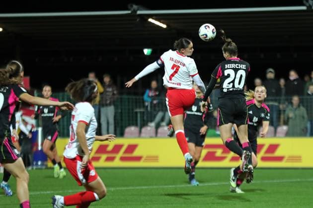 Soccer Bundesliga Women RB Leipzig vs Hamburger SV 25 09 25 Giovanna Hoffmann 7, RB Leipzig in header duel with Emilia Hirche 20, Hamburger SV Soccer, Google Pixel Women Bundesliga, Season 2025 2026, Matchday 4 RB Leipzig vs Hamburger SV on 25 09 25, Red Bull Arena, Leipzig DFB REGULATIONS PROHIBIT ANY USE OF PHOTOGRAPHS AS IMAGE SEQUENCES AND OR QUASI VIDEO Copyright: xBEAUTIFULxSPORTS JanxKaeferx