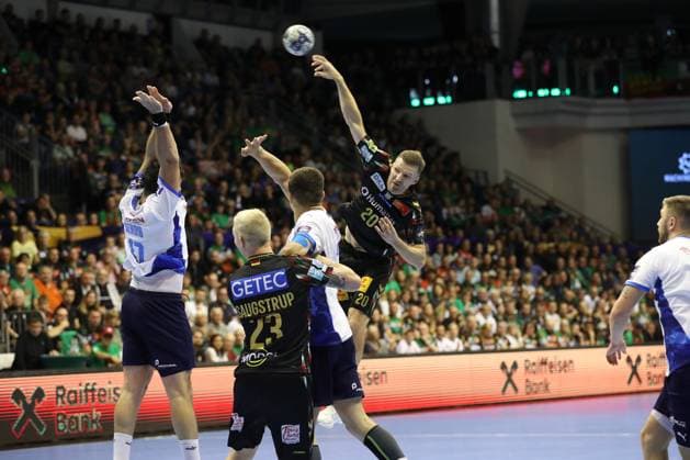 25 09 2025, xtgx, Handball, EHF Champions League, SC Magdeburg Wisla Plock v l Philipp Weber Magdeburg, 20 throws goal, goal scorer, scores the goal Magdeubrg