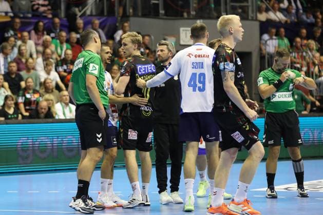 25 09 2025, xtgx, Handball, EHF Champions League, SC Magdeburg Wisla Plock v l Gisli Thorgeir Kristjansson Magdeburg, 10 injured Injury Magdeubrg