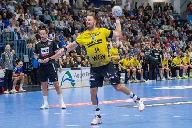 Kai Haefner, right back, TVB Stuttgart 34 , VfL Gummersbach vs TVB 1898 Stuttgart, Daikin Handball Bundesliga, Men , Matchday 6, 25 09 2025 Gummersbach NRW Germany Copyright: xkolbert-press MartinxWdziecznyx
