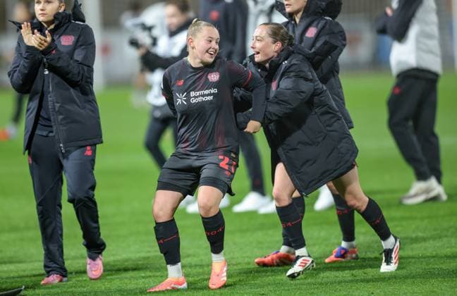 DEU, Leverkusen, Bayer Leverkusen v Eintracht Frankfurt, Google Pixel Bundesliga, DFB, Saison 2526, Ulrich Haberland Stadion, 4 Spieltag, im Bild Leverkusen gewinnt nach Tor mit 2 1 gegen Eintracht Frankfurt, Freude und Jubel, Vanessa Fudalla Bayer Leverkusen 21 DFB DFL REGULATIONS PROHIBIT ANY USE OF PHOTOGRAPHS AS IMAGE SEQUENCES AND OR QUASI VIDEO, 25 09 2025, Copyright: HMBxMedia HendrikxHamelau