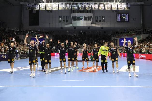 25 09 2025, xtgx, Handball, EHF Champions League, SC Magdeburg Wisla Plock v l Magdeburg Cheering about the victory, cheering after the end of the match Magdeubrg