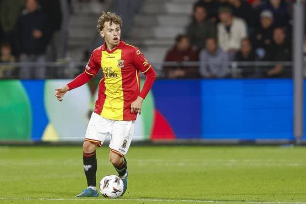 DEVENTER , 25-09-2025 , Stadium De Adelaarshorst , season 2025 2026 , UEFA Europa League League phase . match between Go Ahead Eagles and FCSB, final result 0-1, Picture shows GA Eagles player Jakob Breum Go Ahead Eagles - FCSB  x31196210x Copyright: