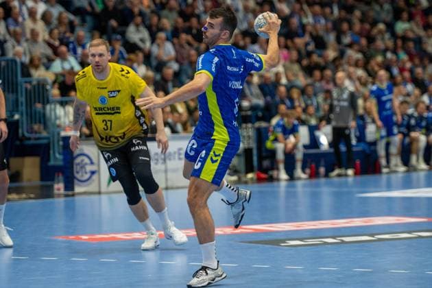 Jonas Truchanovicius, left back, TVB Stuttgart 37 , Joao Gomes, back, VfL Gummersbach 3 , VfL Gummersbach vs TVB 1898 Stuttgart, Daikin Handball Bundesliga, Men , Matchday 6, 25 09 2025 Gummersbach NRW Germany Copyright: xkolbert-press MartinxWdziecznyx