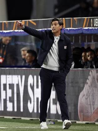 UTRECHT - Olympique Lyonnais coach Paulo Fonseca during the Europa League match between FC Utrecht and Olympique Lyon at the Galgenwaard Stadium on September 25, 2025, in Utrecht, Netherlands. ANP MAURICE VAN STEEN UEFA Europa League 2025-2026 xVIxANPxSportx xxANPxIVx 537489903 originalFilename: 537489903.jpg